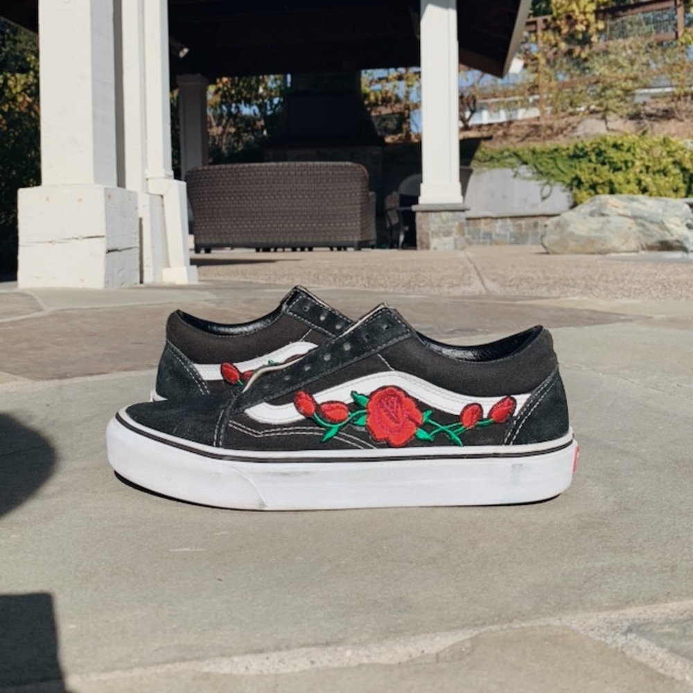 CUSTOM OLD SCHOOL VANS WITH EMBROIDERED ROSES 🥀
